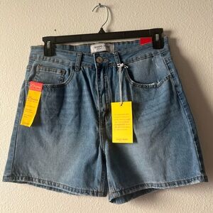 Gogo Women’s Blue Denim Summer High Rise Shorts, Size 13/31, NWT